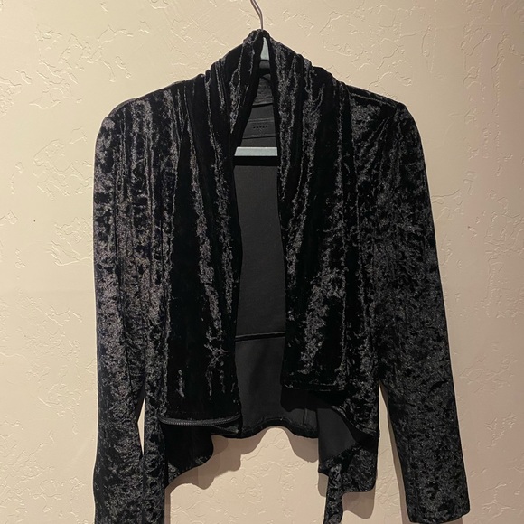 Super cute fitted jacket! - Picture 1 of 4